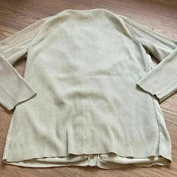 🔥Brooks Brothers🔥 | Sea foam green button up cardigan with flowers - Picture 9 of 9